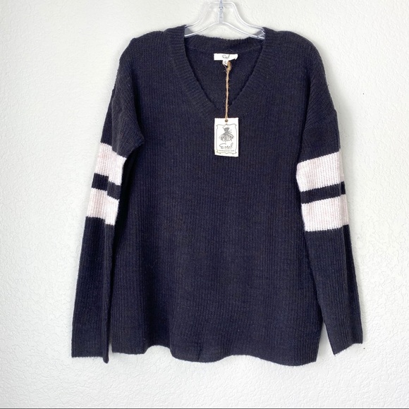 EASEL Athletic Striped Black White V-Neck Soft Sweater New With Tags Small - Picture 1 of 8